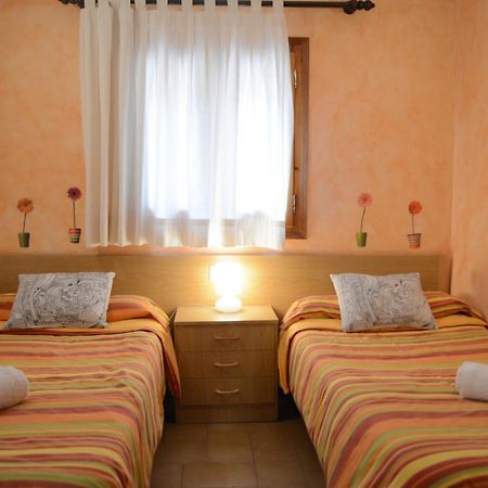 Hostal La Cuineta De Cal Triuet Gosol Exterior photo
