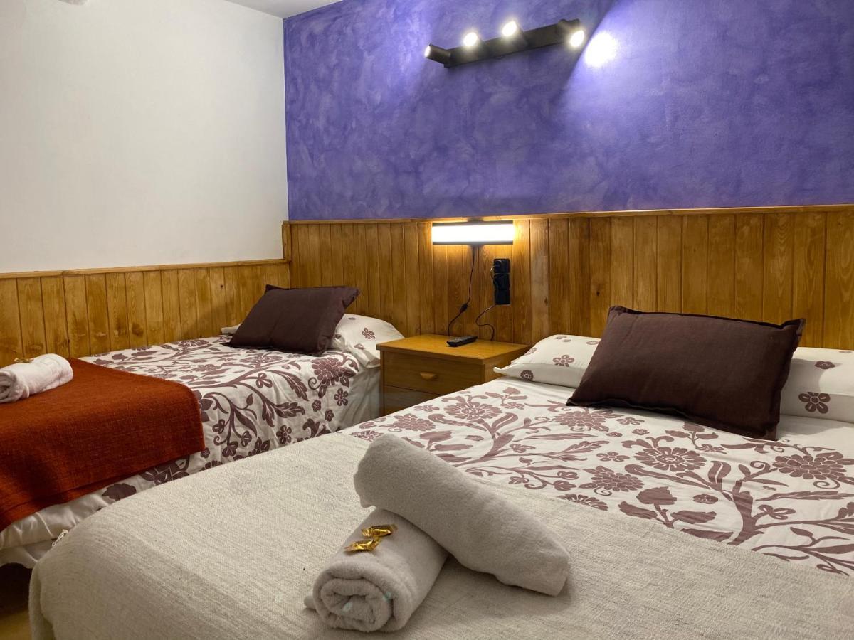 Hostal La Cuineta De Cal Triuet Gosol Exterior photo