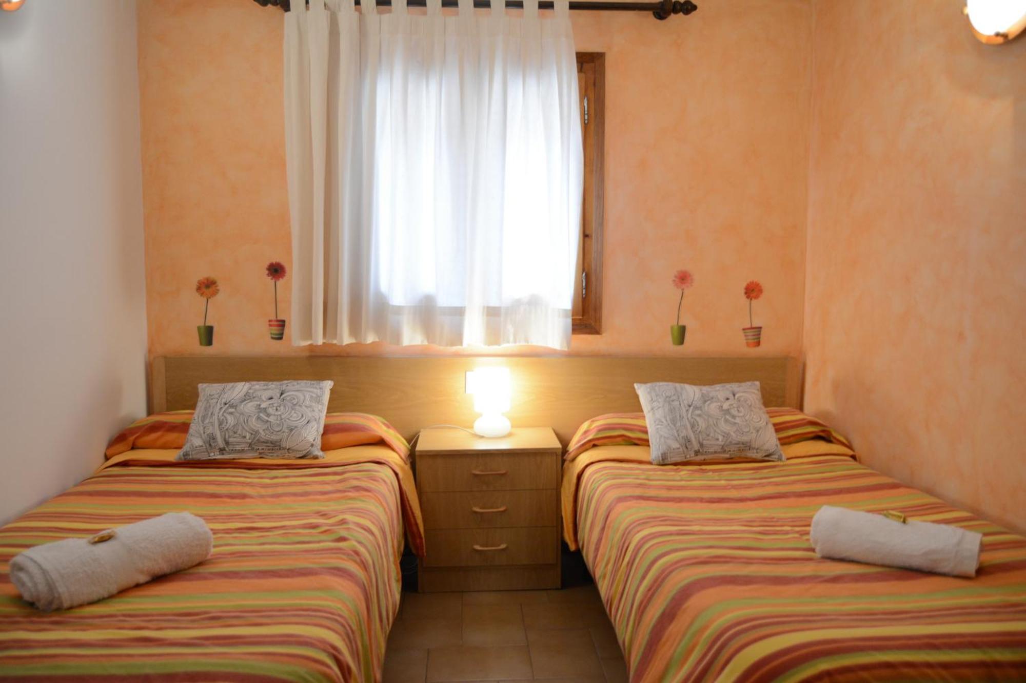Hostal La Cuineta De Cal Triuet Gosol Exterior photo