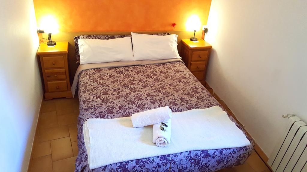 Hostal La Cuineta De Cal Triuet Gosol Exterior photo