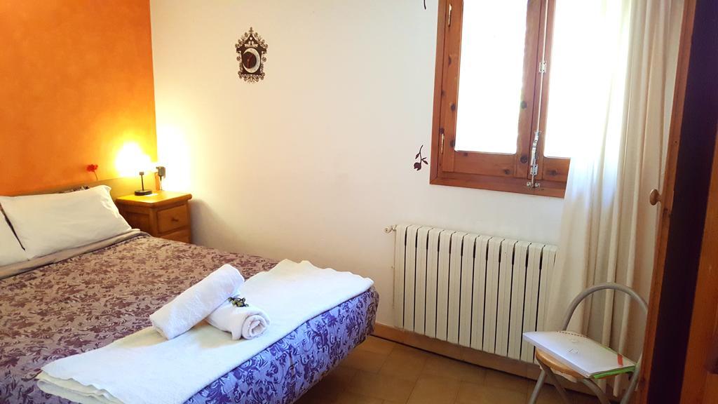 Hostal La Cuineta De Cal Triuet Gosol Exterior photo
